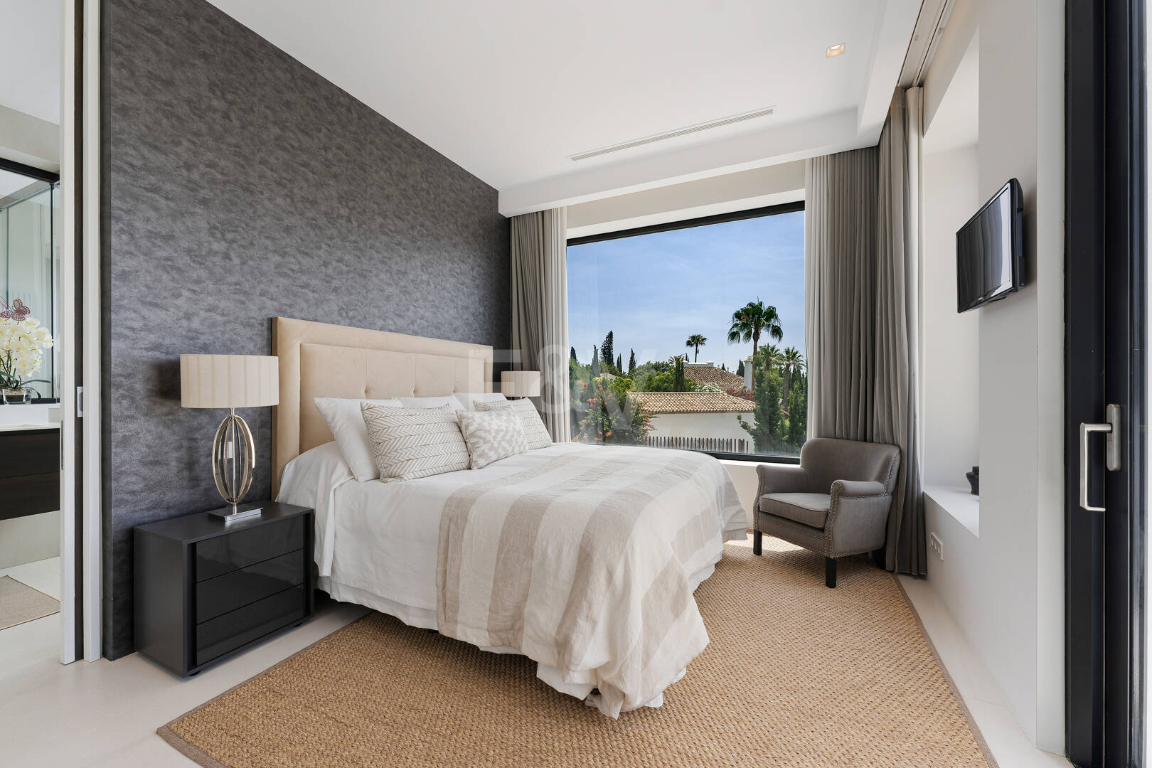 Zeitgenössische Designervilla Mit Spektakulärem Meerblick An Der Goldenen Meile Von Marbella