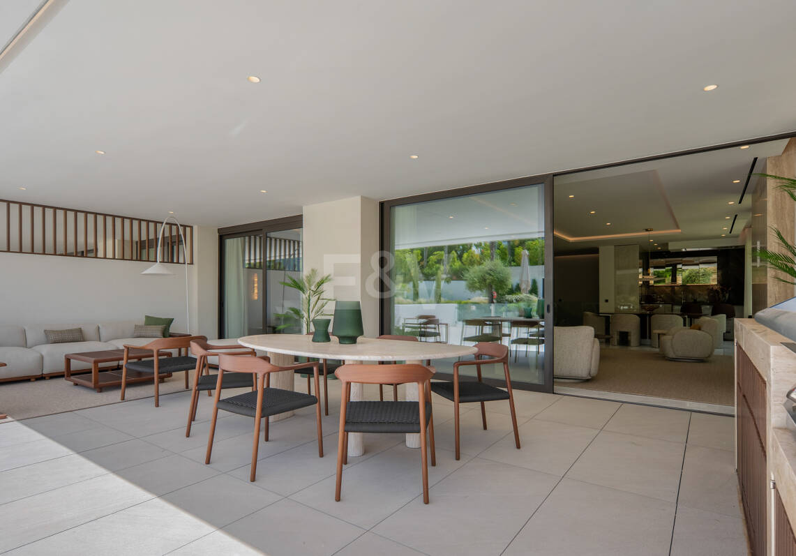 Exclusivo apartamento dúplex con jardín en EPIC by Fendi Casa, Milla de Oro de Marbella