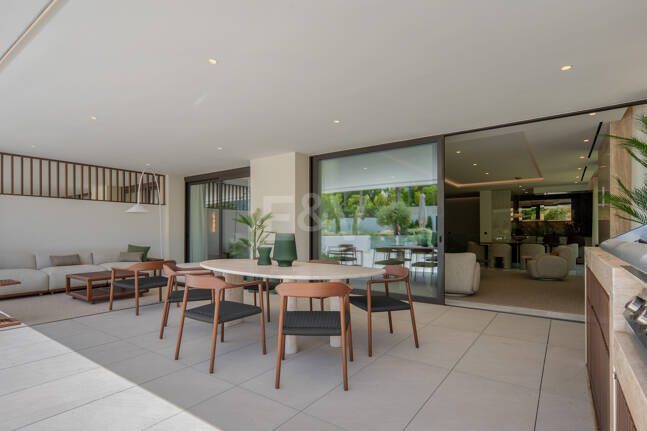 Exklusives Duplex-Gartenapartment in EPIC by Fendi Casa an der Goldenen Meile von Marbella