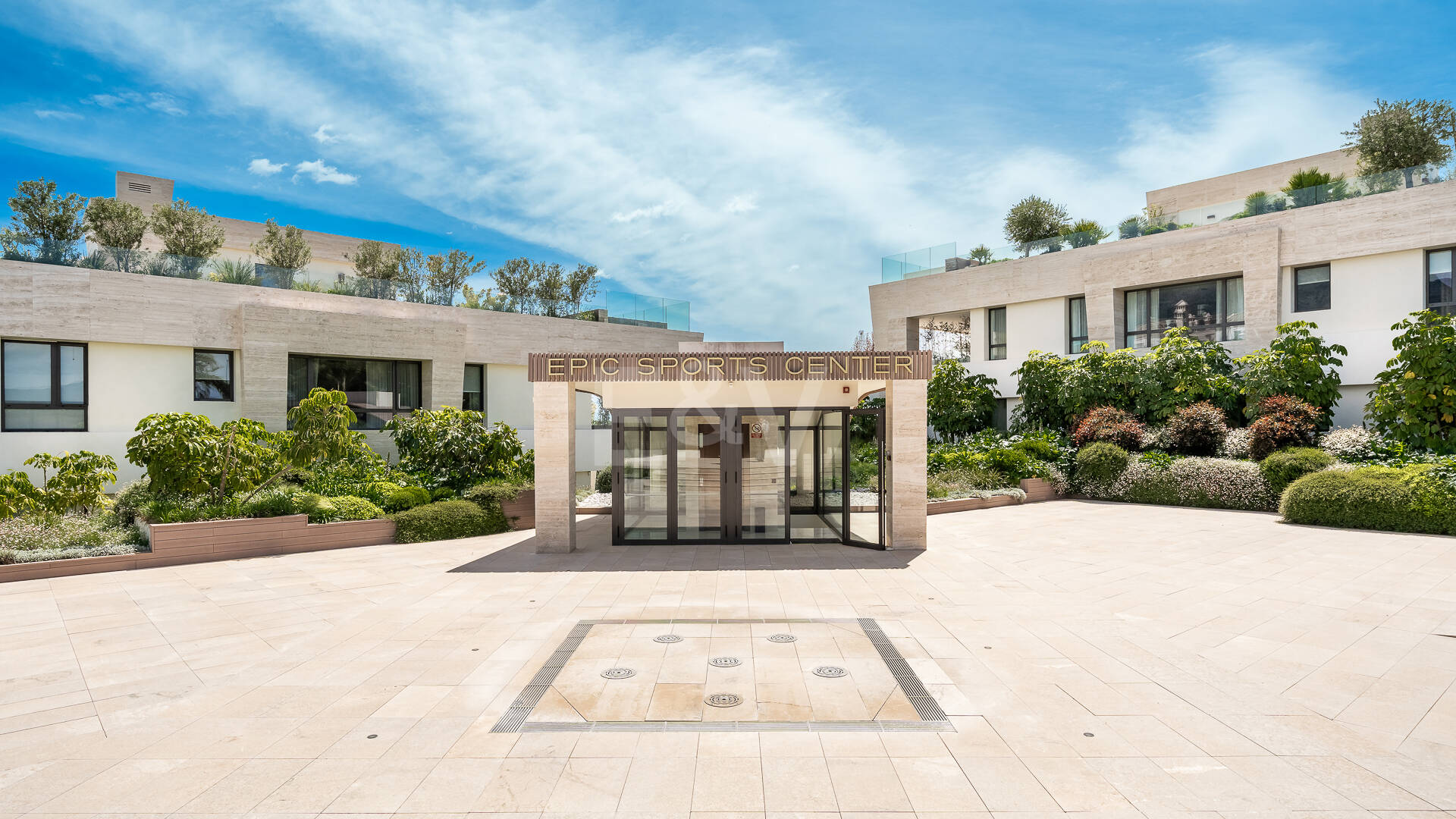 Exklusives Duplex-Gartenapartment in EPIC by Fendi Casa an der Goldenen Meile von Marbella