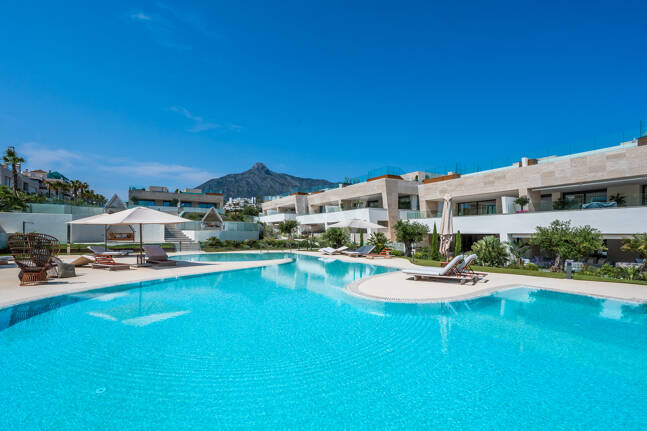 Exklusives Duplex-Gartenapartment in EPIC by Fendi Casa an der Goldenen Meile von Marbella