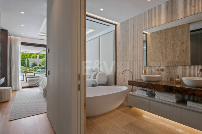 Exklusives Duplex-Gartenapartment in EPIC by Fendi Casa an der Goldenen Meile von Marbella