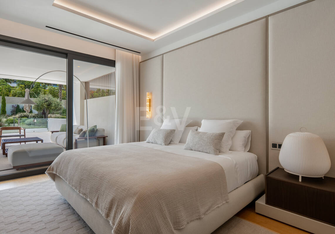 Exclusivo apartamento dúplex con jardín en EPIC by Fendi Casa, Milla de Oro de Marbella