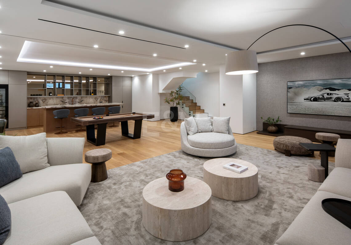 Exclusivo apartamento dúplex con jardín en EPIC by Fendi Casa, Milla de Oro de Marbella