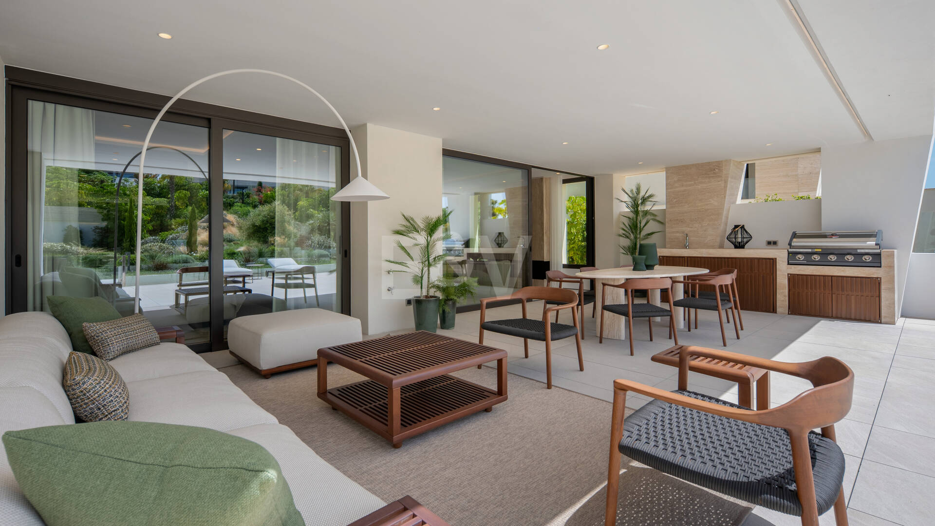 Exklusives Duplex-Gartenapartment in EPIC by Fendi Casa an der Goldenen Meile von Marbella