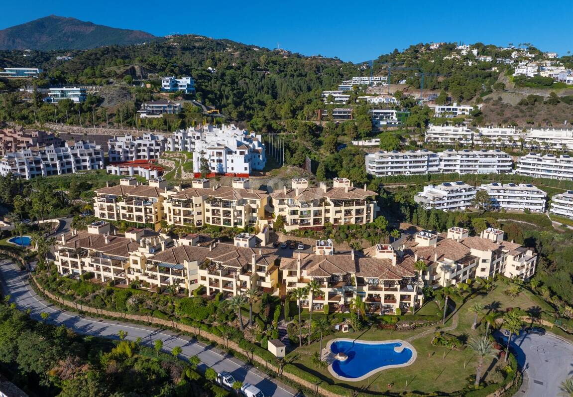Luxuriöse Golfresort-Wohnung mit Touristenlizenz