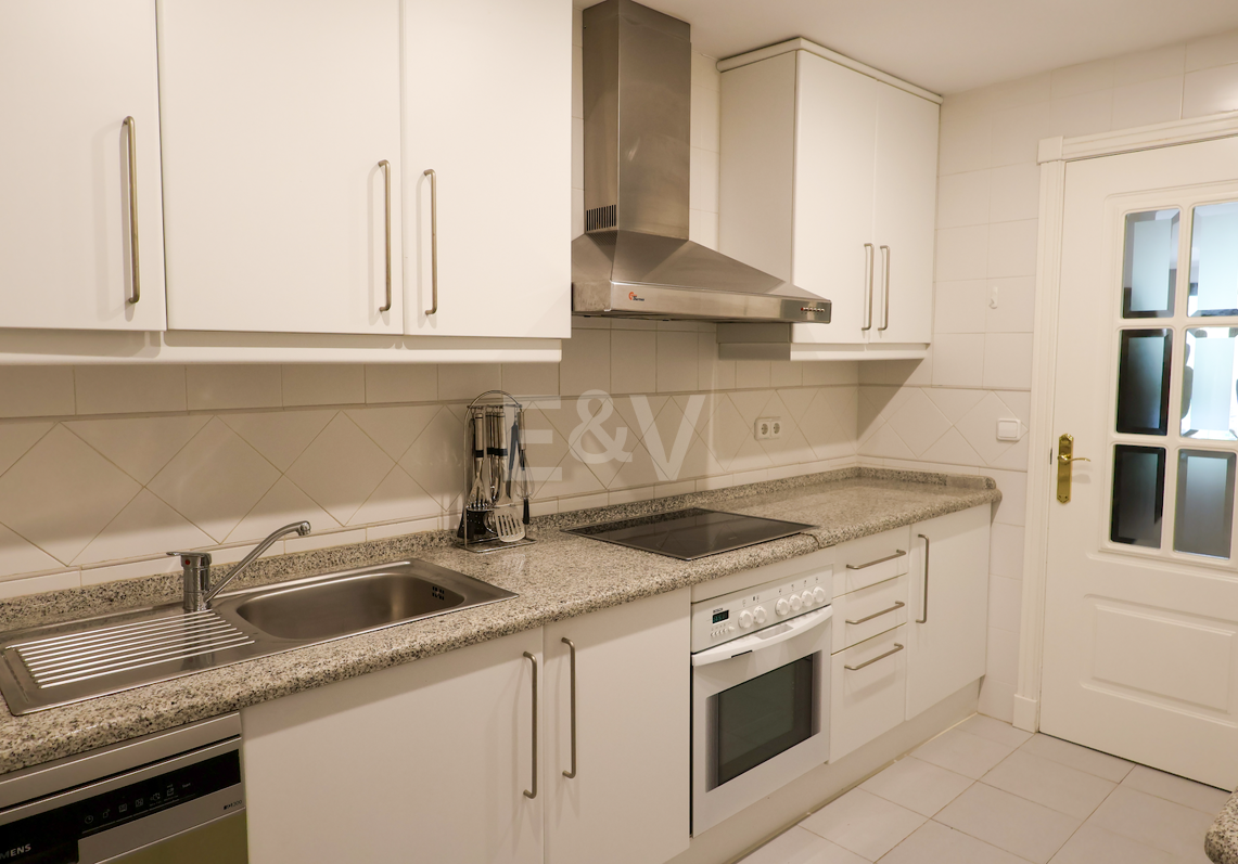 Luxurious Golf Resorts Apartment with Tourist Licence