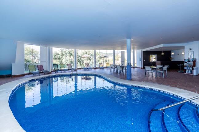 Stylish Apartment with Panoramic Sea Views and Premium Facilities