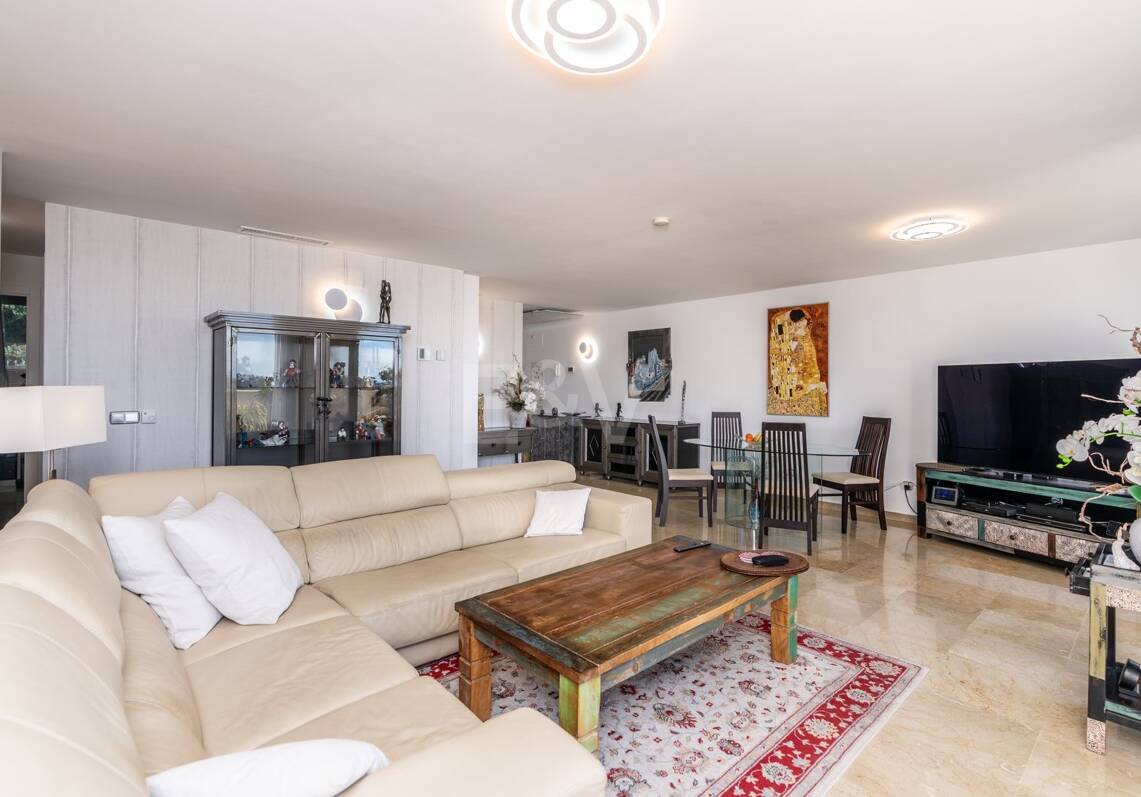 Stylowy apartament z panoramicznymi widokiem na morze i udogodnieniami Premium