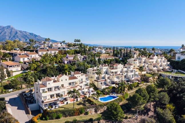 Stylish Apartment with Panoramic Sea Views and Premium Facilities