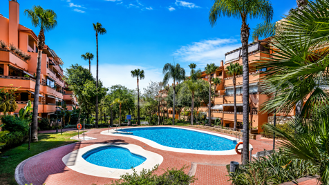 Enjoy Marbella's Golden Mile from this Bright Sea View Apartment