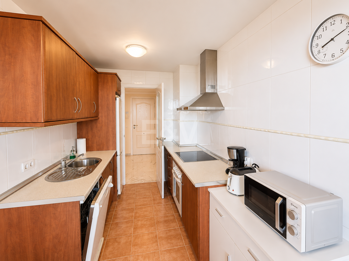 Enjoy Marbella's Golden Mile from this Bright Sea View Apartment
