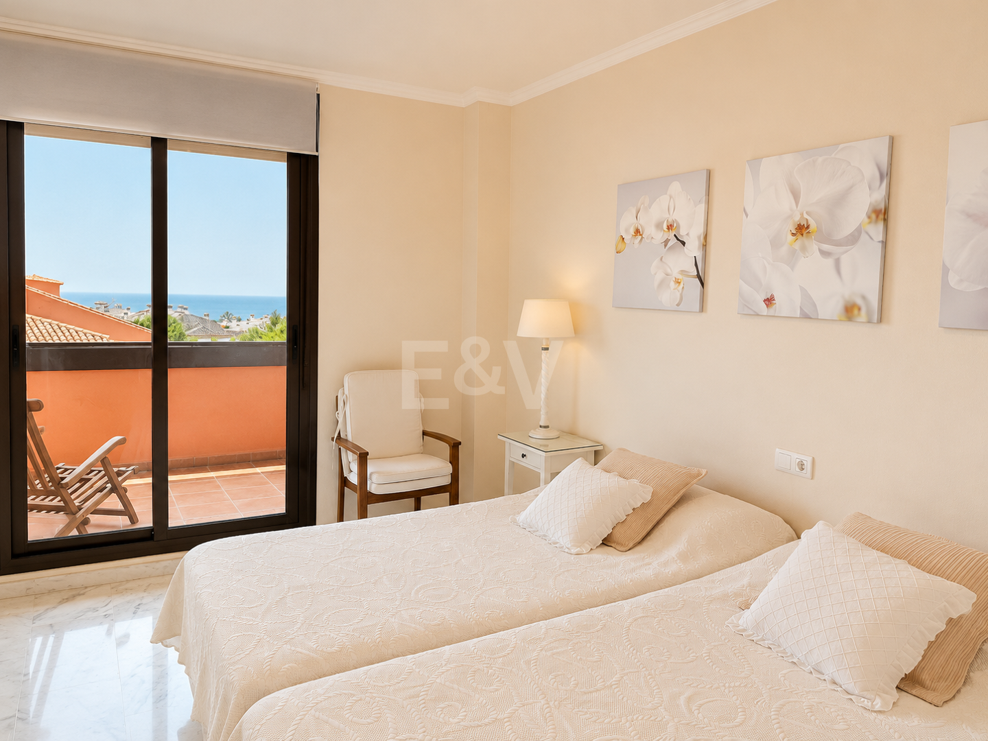 Enjoy Marbella's Golden Mile from this Bright Sea View Apartment