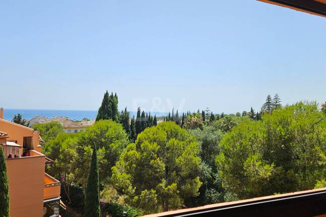 Enjoy Marbella's Golden Mile from this Bright Sea View Apartment