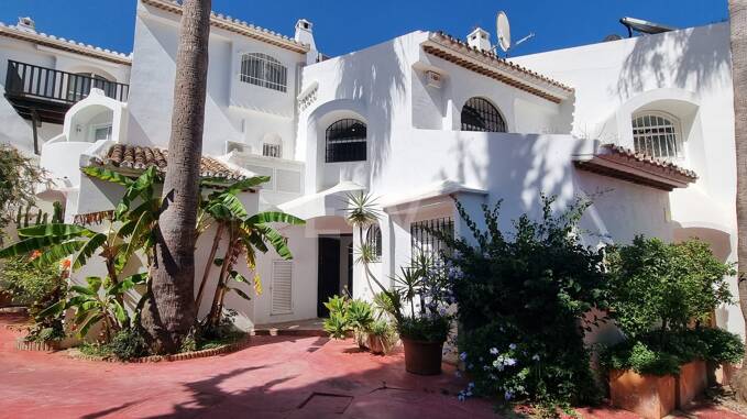 Dom szeregowy do wynajęcia w Sierra Blanca, Marbella Golden Mile