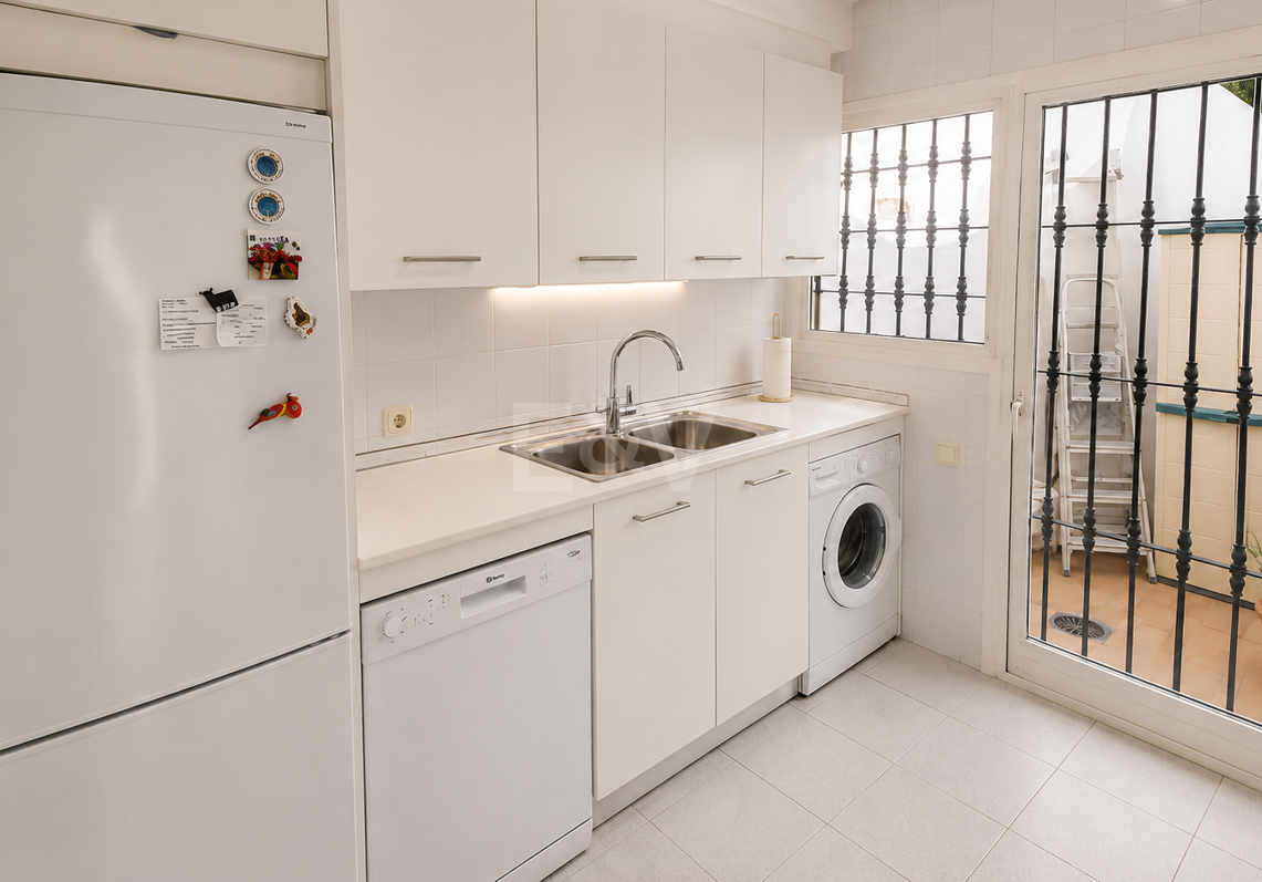 Helles Familien-Reihenhaus mit Privatgarten in Camoján Blanco