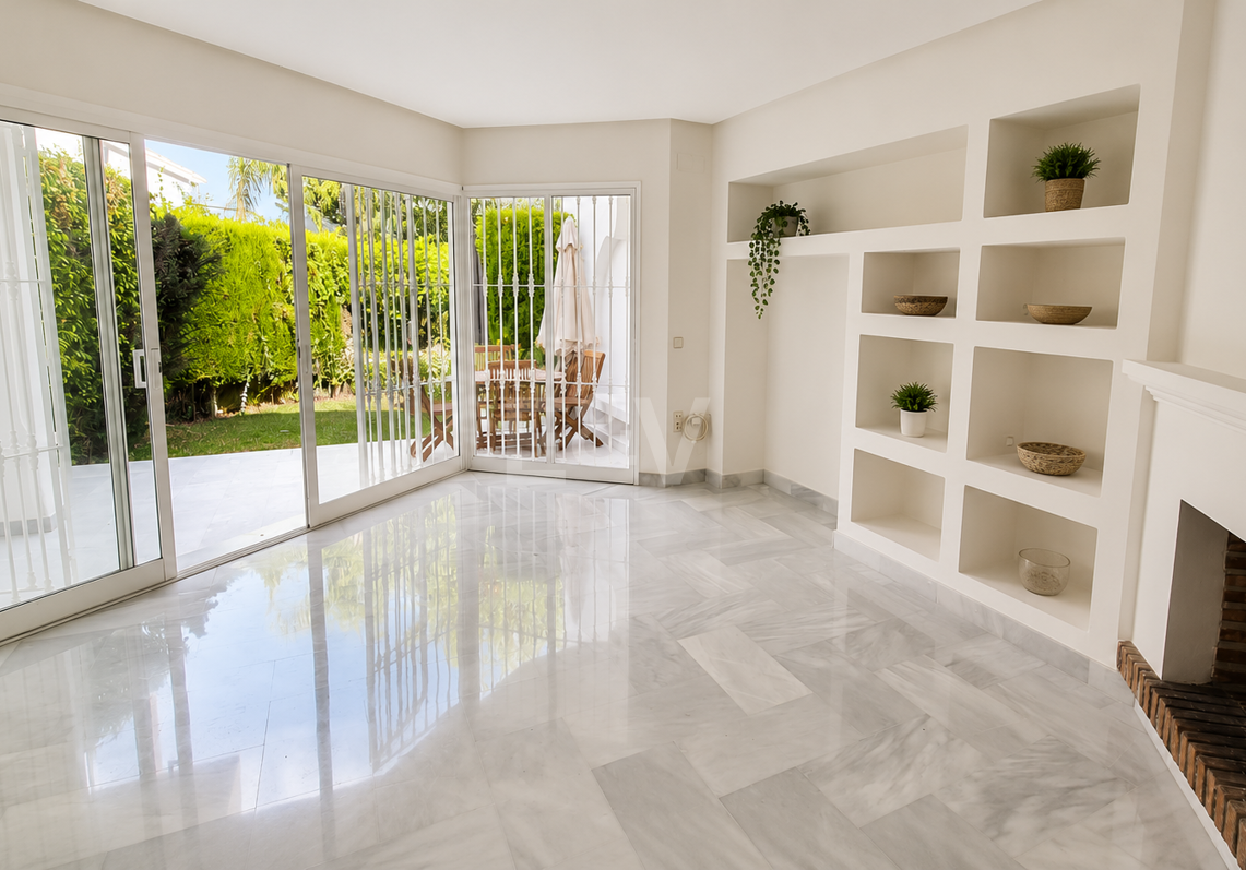 Helles Familien-Reihenhaus mit Privatgarten in Camoján Blanco