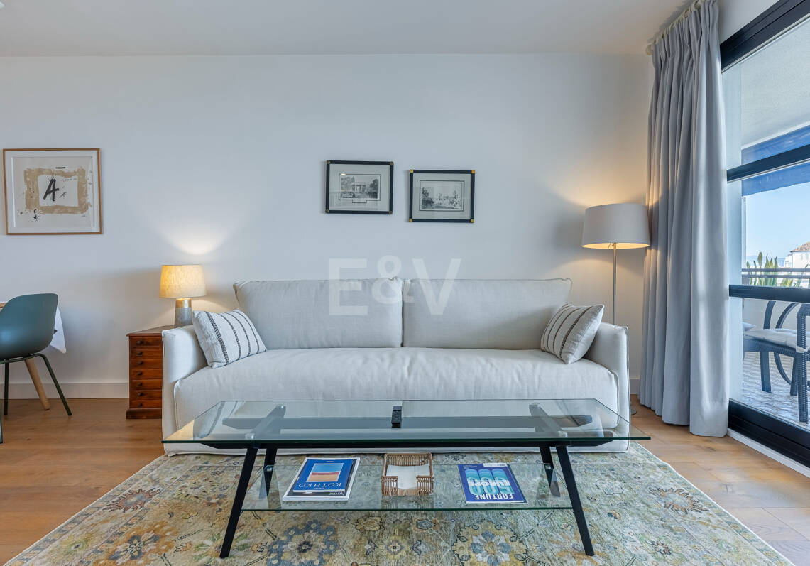 Mediterrane Eleganz mit Meerblick in Puerto Banús