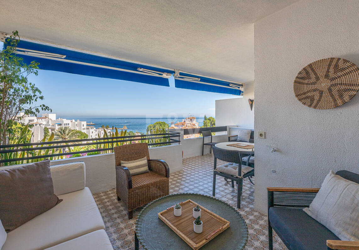 Mediterrane Eleganz mit Meerblick in Puerto Banús