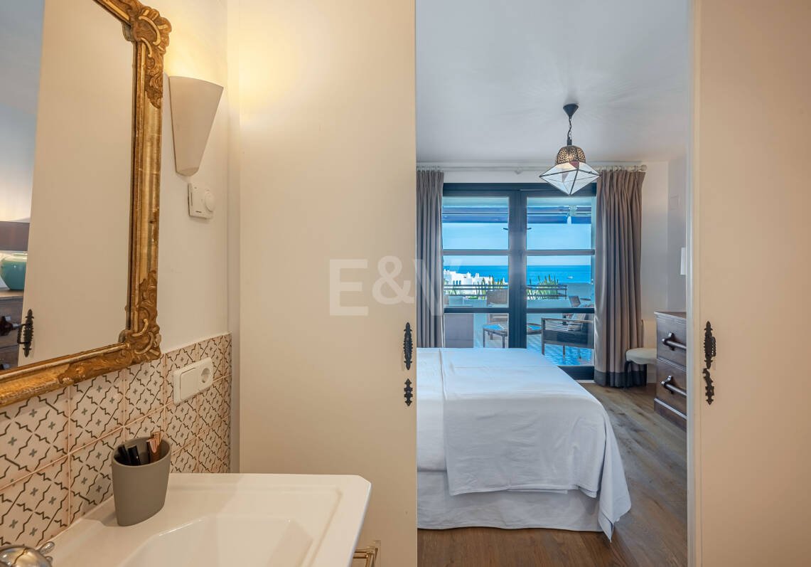 Mediterrane Eleganz mit Meerblick in Puerto Banús