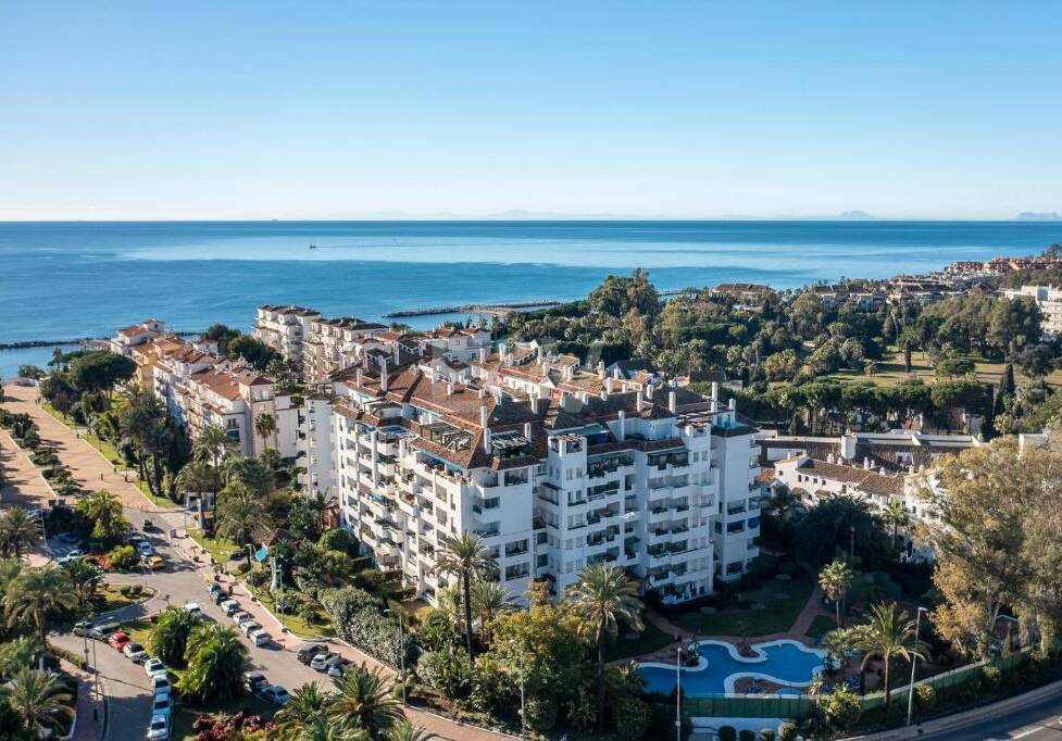 Mediterrane Eleganz mit Meerblick in Puerto Banús