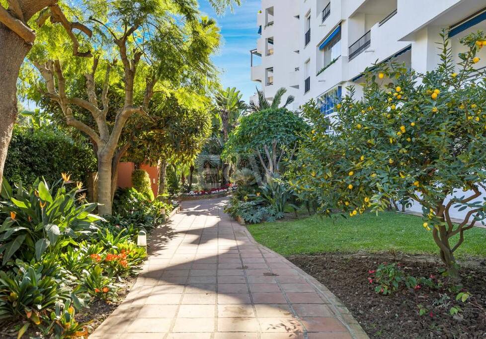 Mediterrane Eleganz mit Meerblick in Puerto Banús