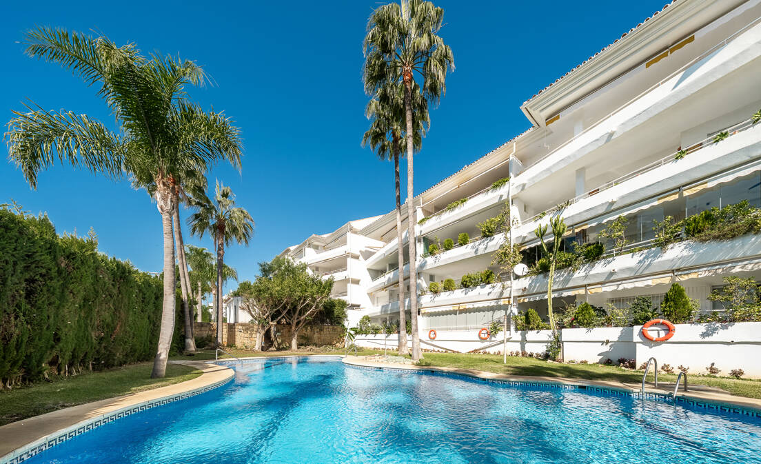 Situated within a prestigious gated community in Guadalmina Baja one of Marbella and the Costa del Sol’s most established, exclusive...