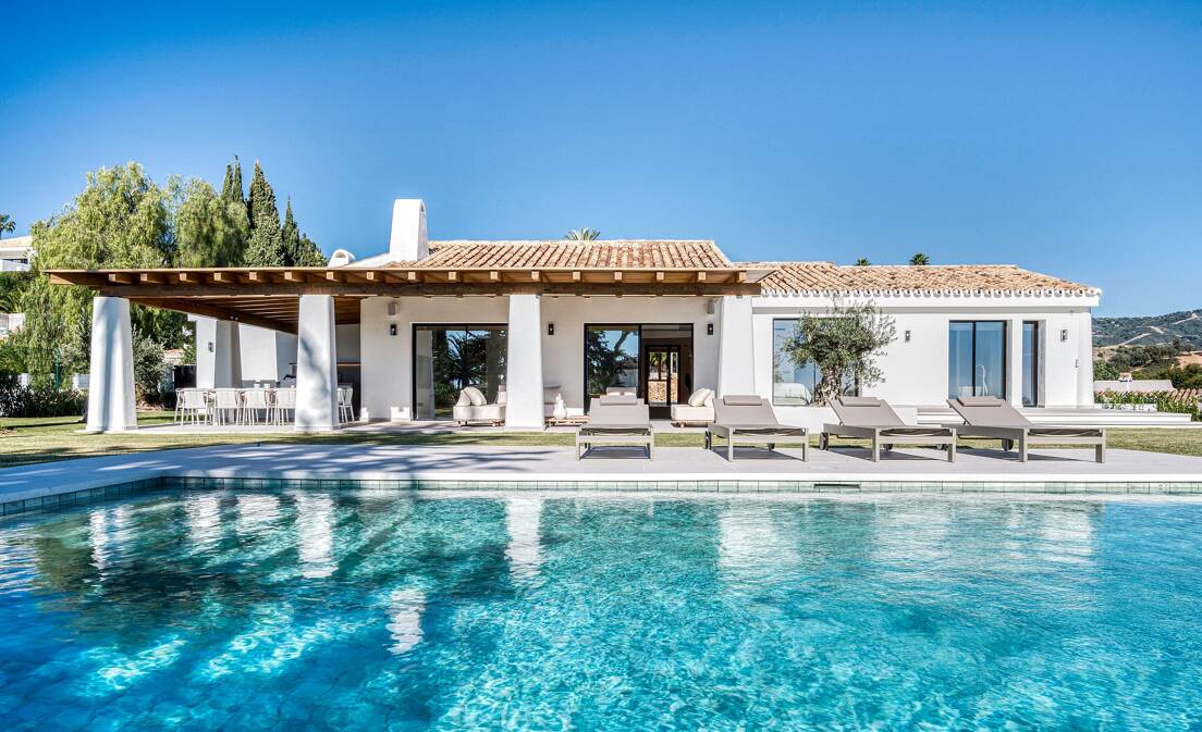 Moderne mediterrane Villa mit Panoramablick auf das Meer in El Rosario