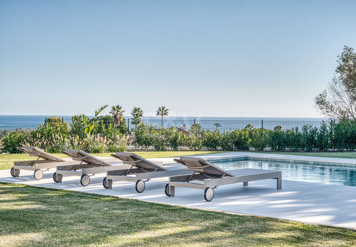 Moderne mediterrane Villa mit Panoramablick auf das Meer in El Rosario
