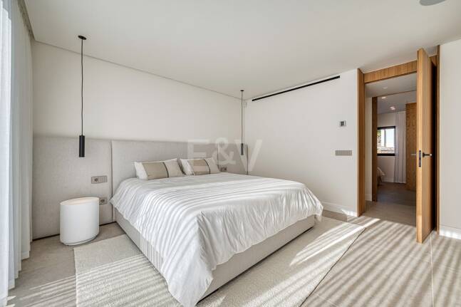 Moderne mediterrane Villa mit Panoramablick auf das Meer in El Rosario