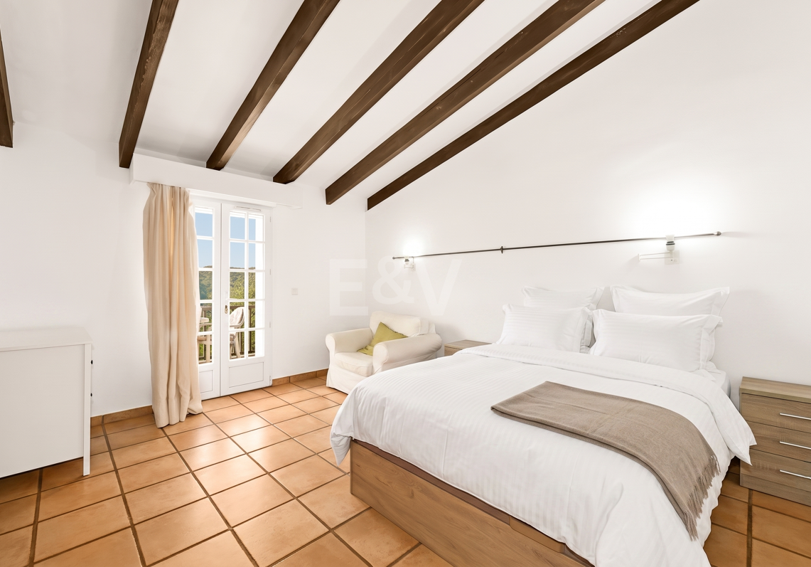 Andalusian Cortijo-Style Villa in a Natural Setting in the Heart of Benahavís
