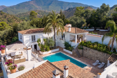 Andalusian Cortijo-Style Villa in a Natural Setting in the Heart of Benahavís