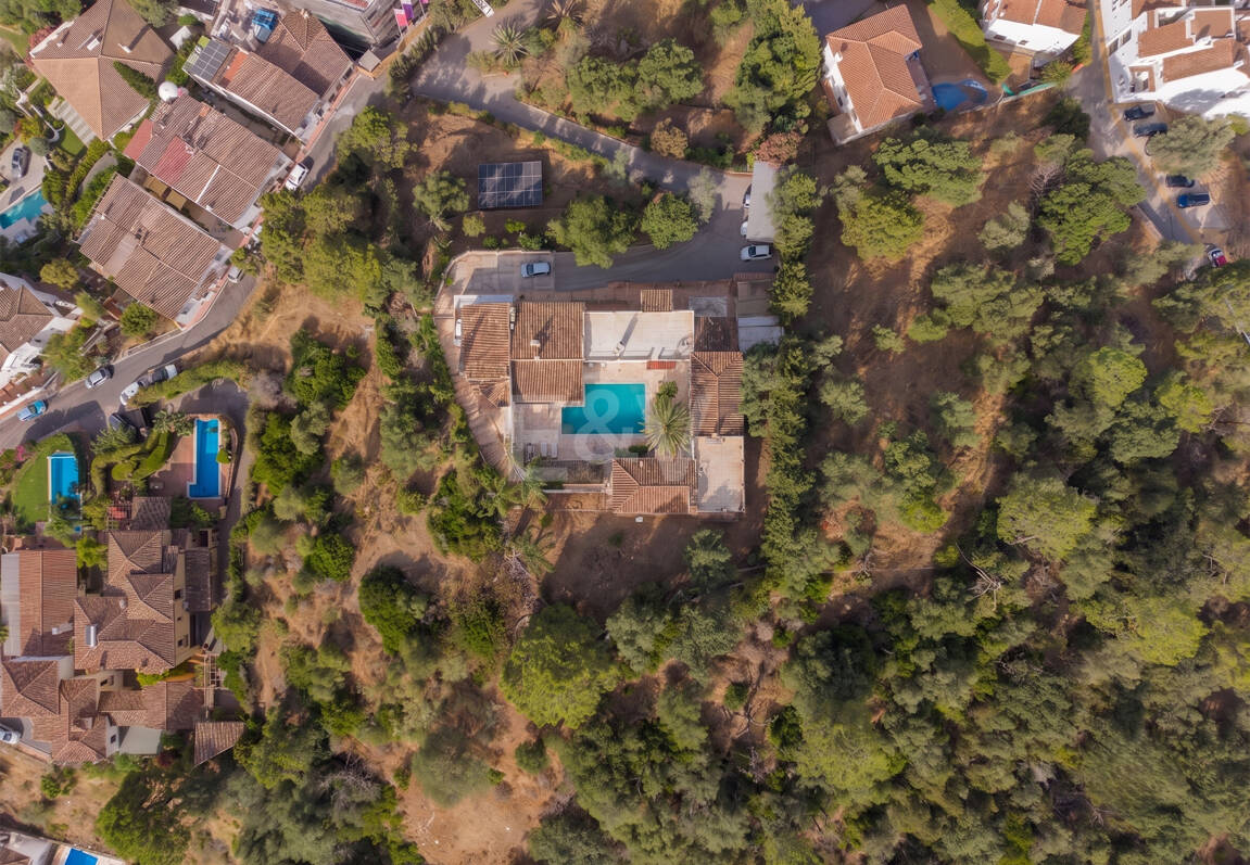 Außergewöhnliche Immobilie in einzigartiger Naturlage im Herzen von Benahavís Pueblo