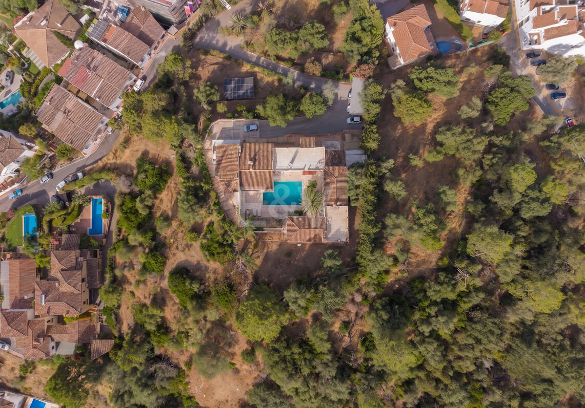 Andalusian Cortijo-Style Villa in a Natural Setting in the Heart of Benahavís