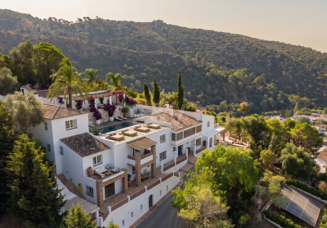 Andalusian Cortijo-Style Villa in a Natural Setting in the Heart of Benahavís