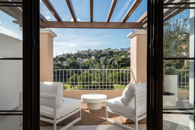 Exquisite Corner Penthouse with Golf and Mountain Views