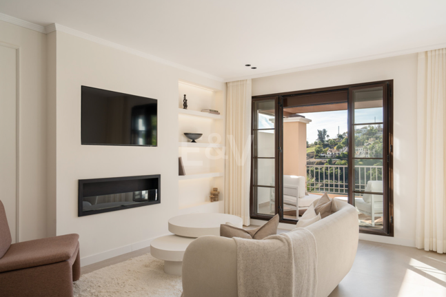 Exquisite Corner Penthouse with Golf and Mountain Views