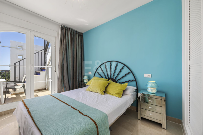 Frontline Golf Penthouse with Expansive Solarium and Sea Views