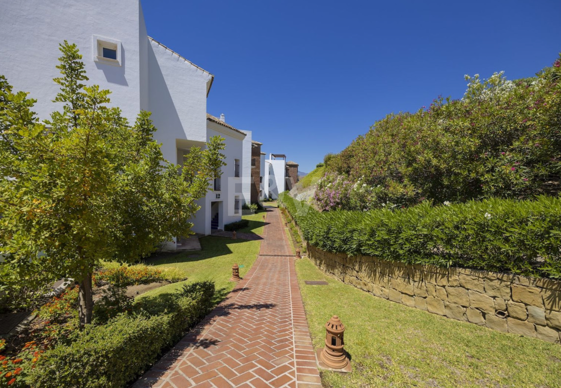 Frontline Golf Penthouse with Expansive Solarium and Sea Views