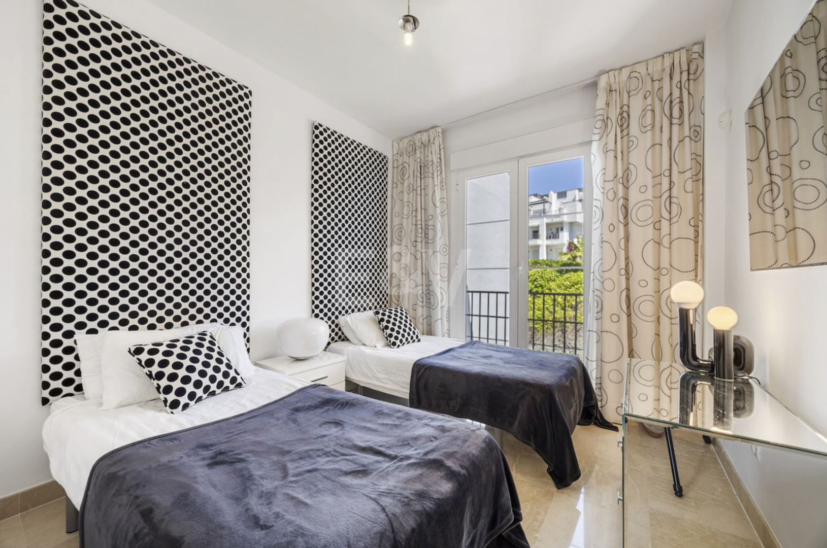 Frontline Golf Penthouse with Expansive Solarium and Sea Views