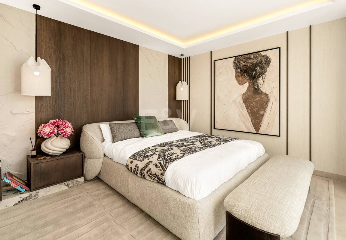 Villa nueva llave en mano con solárium en la Milla de Oro de Marbella