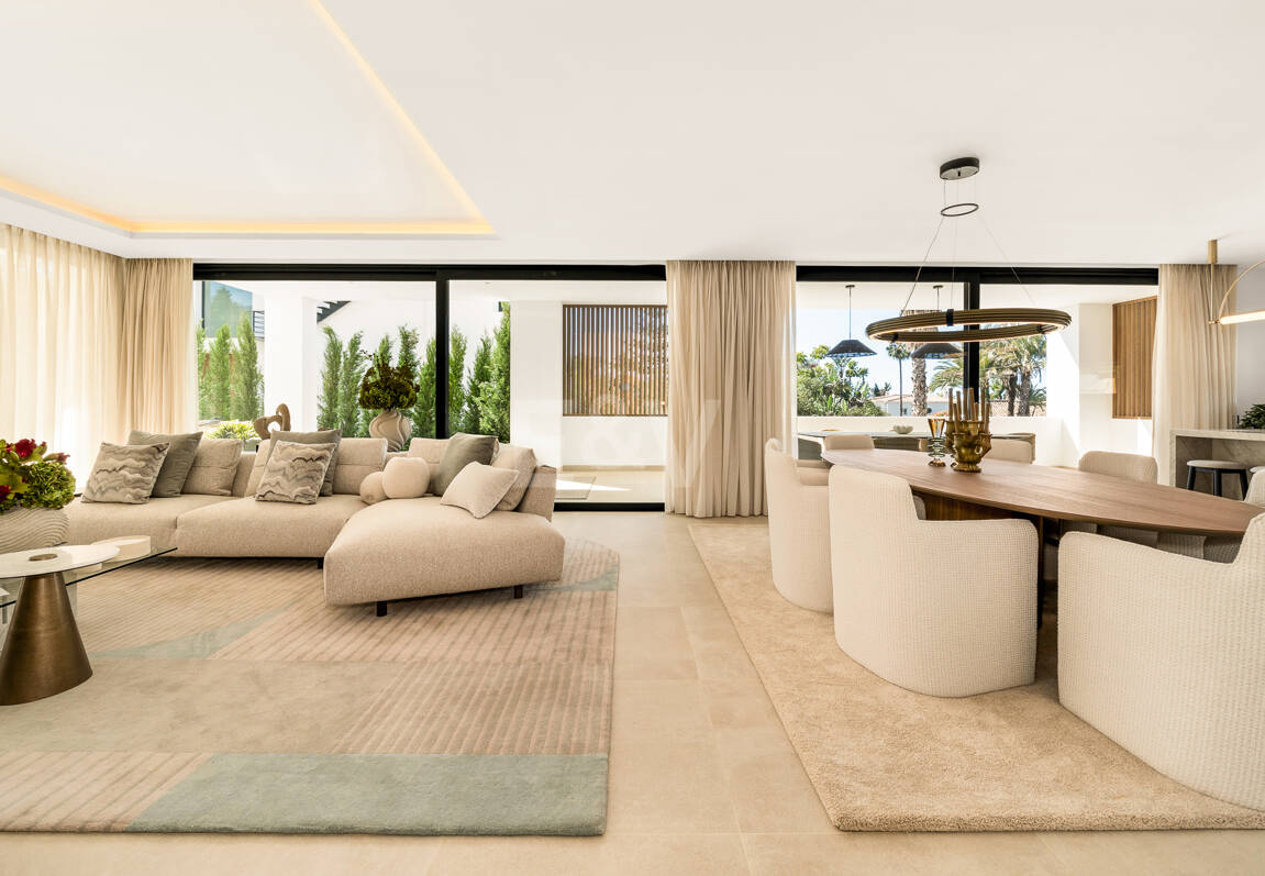 Villa nueva llave en mano con solárium en la Milla de Oro de Marbella