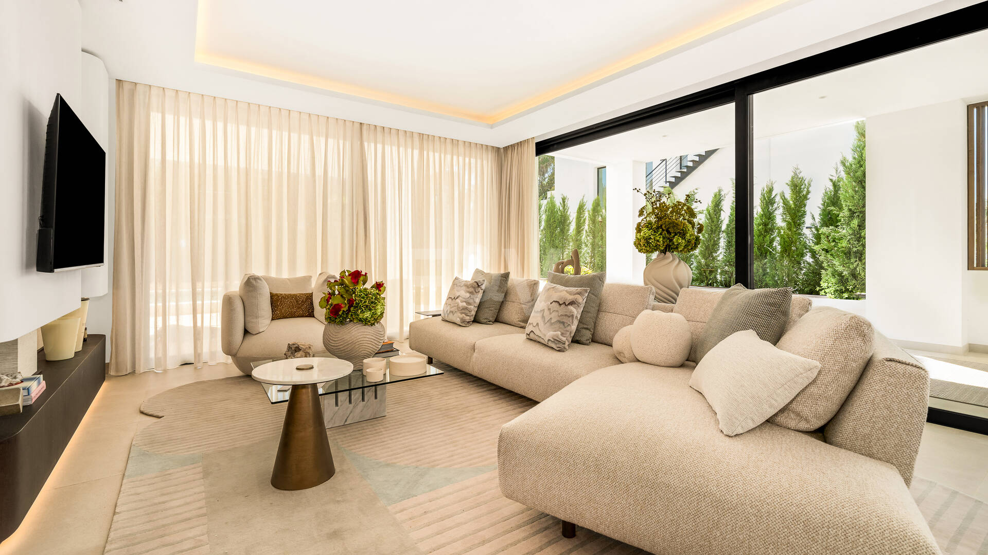 Villa nueva llave en mano con solárium en la Milla de Oro de Marbella