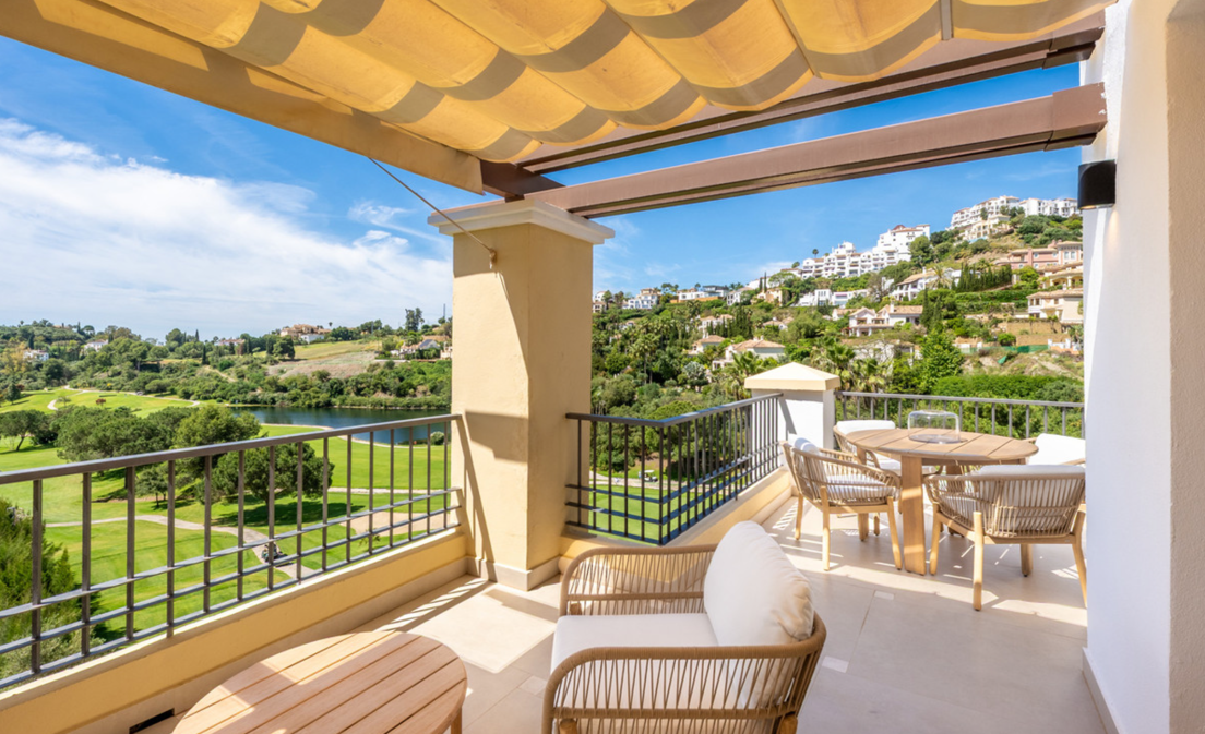 Golf-Penthouse in erster Reihe mit atemberaubendem Meer-, Golf- und Seeblick