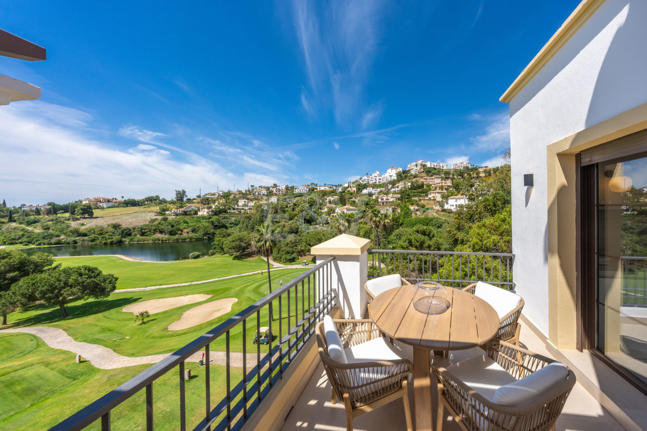 Golf-Penthouse in erster Reihe mit atemberaubendem Meer-, Golf- und Seeblick