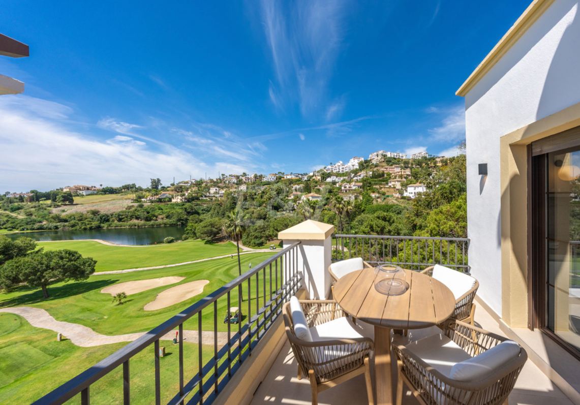 Frontline Golf Penthouse with Stunning Sea, Golf and Lake Views