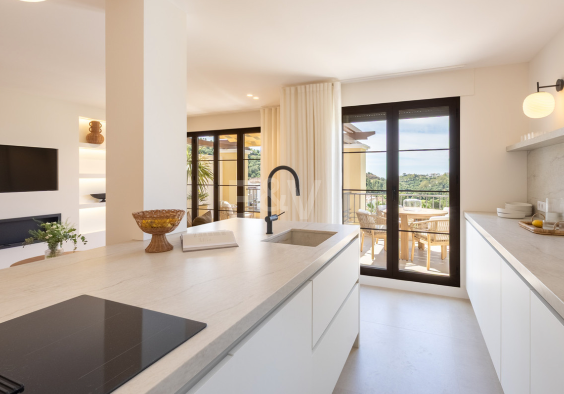 Frontline Golf Penthouse with Stunning Sea, Golf and Lake Views