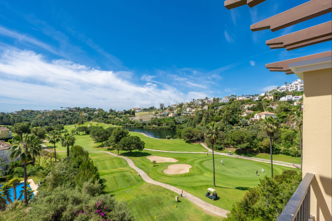 Golf-Penthouse in erster Reihe mit atemberaubendem Meer-, Golf- und Seeblick