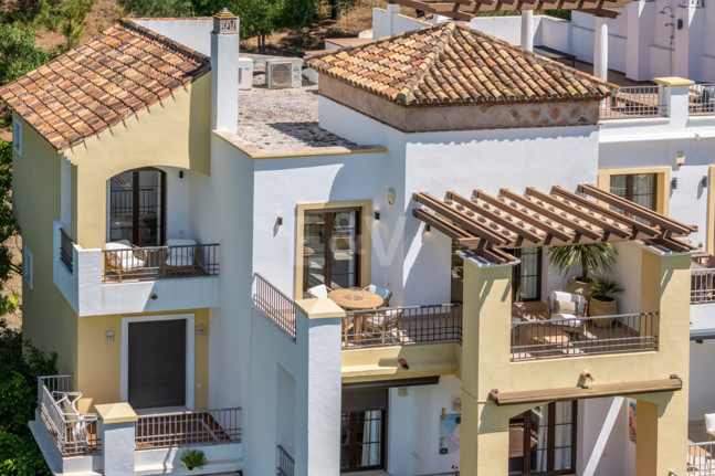 Golf-Penthouse in erster Reihe mit atemberaubendem Meer-, Golf- und Seeblick