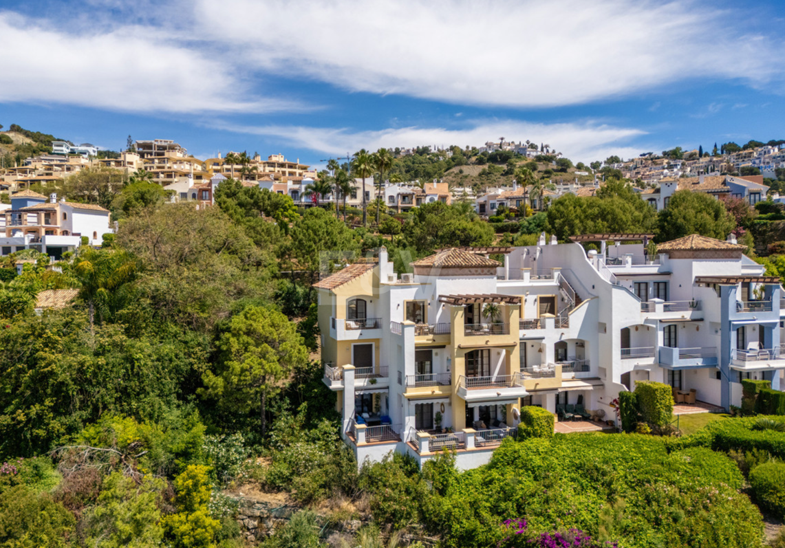 Frontline Golf Penthouse with Stunning Sea, Golf and Lake Views